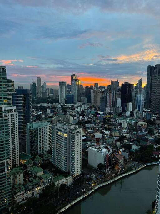 דירות מנילה The Serene Escape Rockwell Makati City View 1Br מראה חיצוני תמונה
